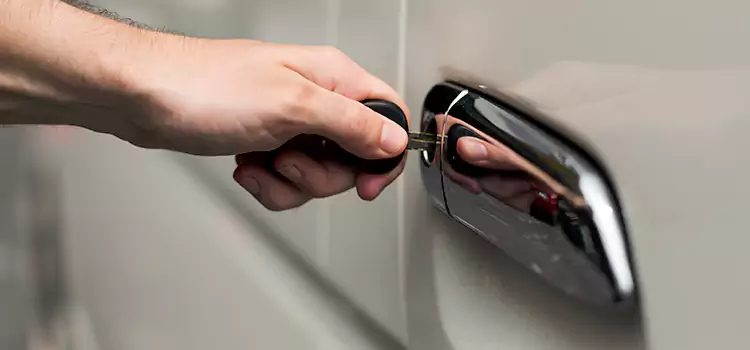 Why Choose Our Auto Locksmith Team in Sherbrooke, QC?